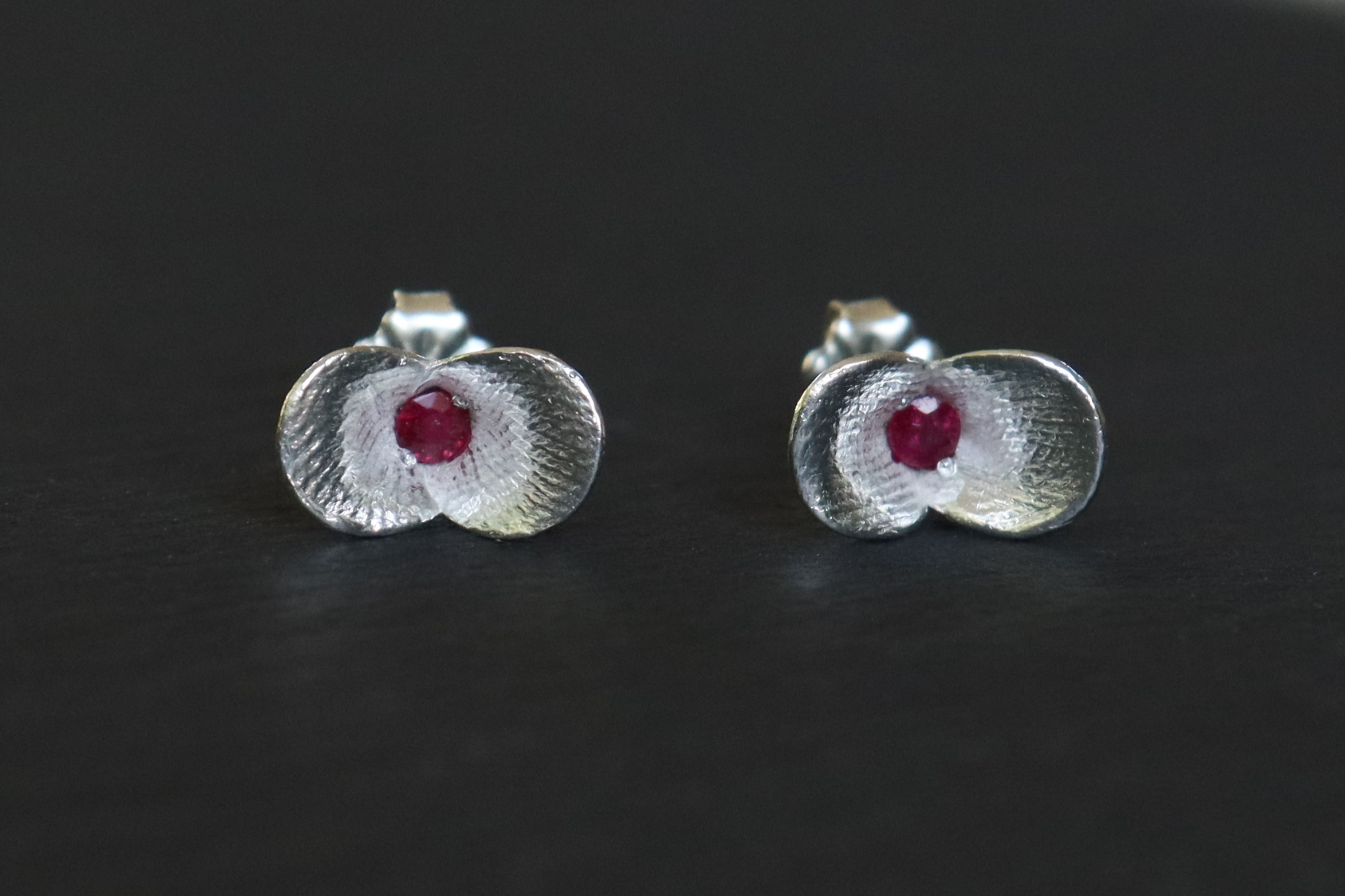 Fingerprint Pods Single Follicle Earstuds with Rubies - Image 2